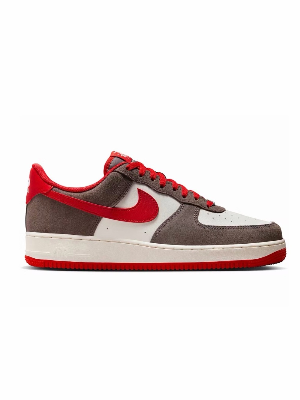 Nike Air Force 1 lv8
Brand new